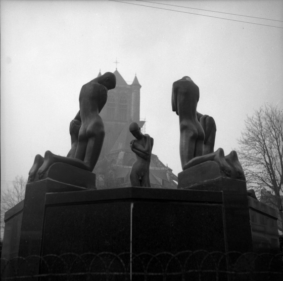 George Minne, Bronze replica of the Fountain with Kneeling Youths, Emile Braun Square Ghent